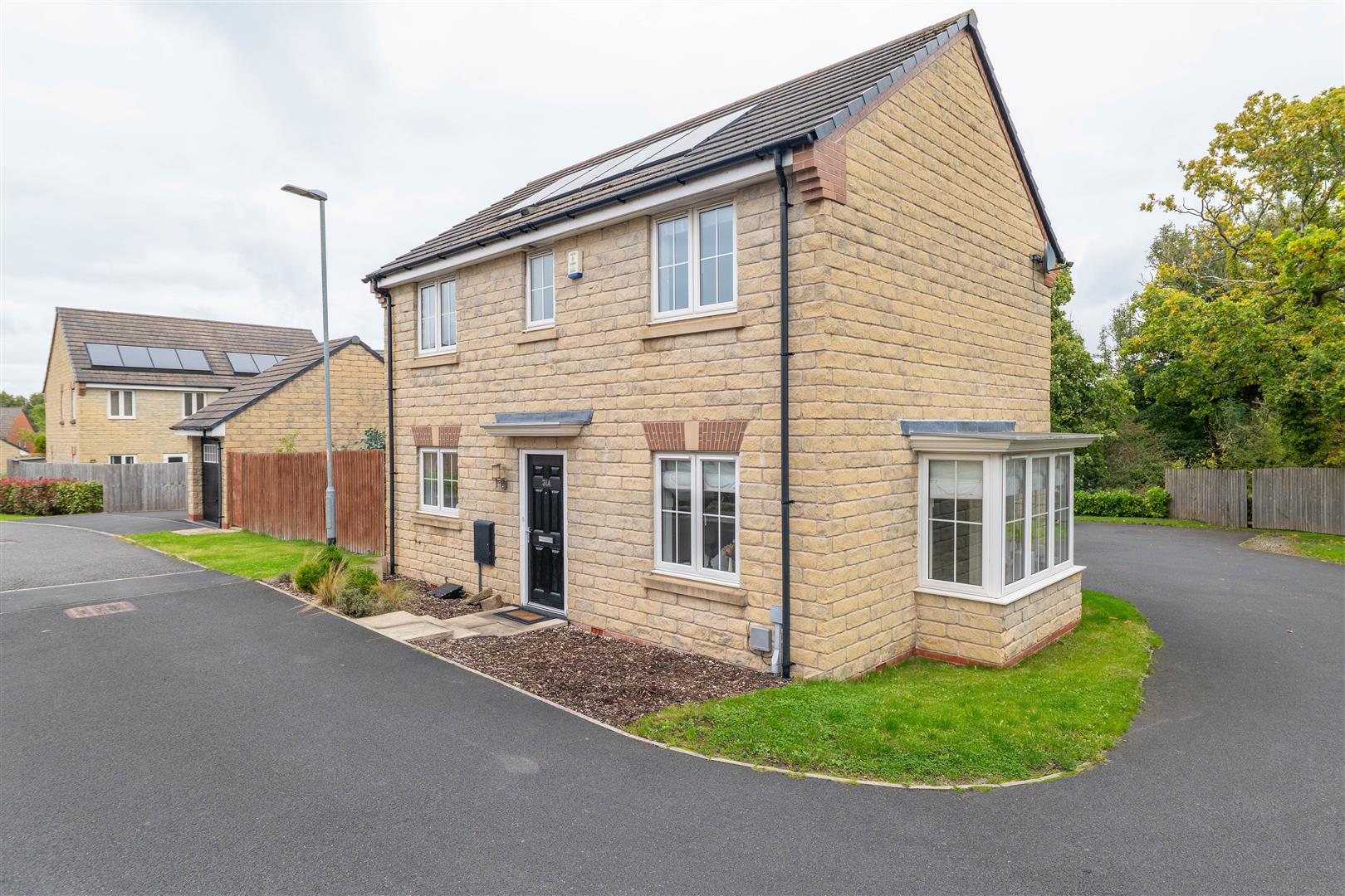 3 bed property in Oak Leaf Drive, Preston